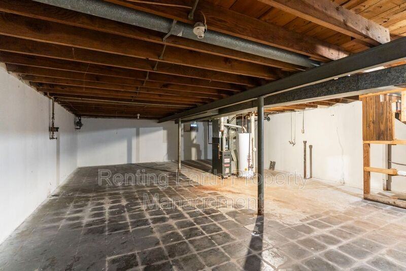 801 Thomas Ave - Photo 5 of 18