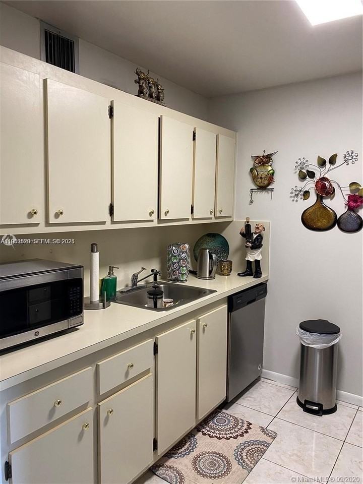 13255 Sw 7th Ct #215D - Photo 6 of 12