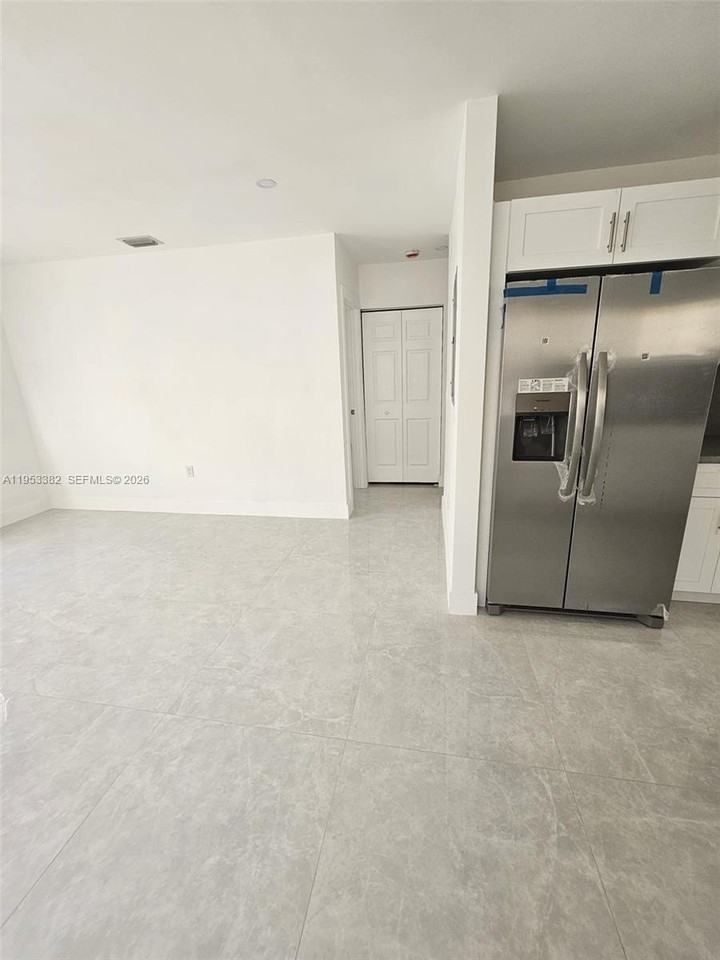 2488 Sw 6th Ct #0 - Photo 6 of 33