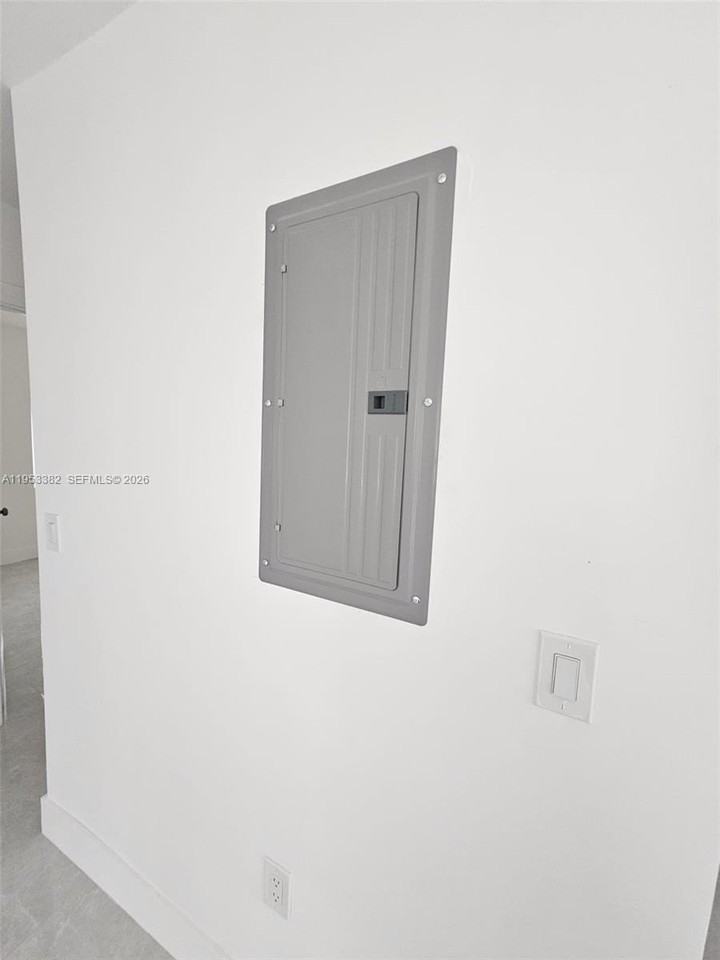 2488 Sw 6th Ct #0 - Photo 7 of 33