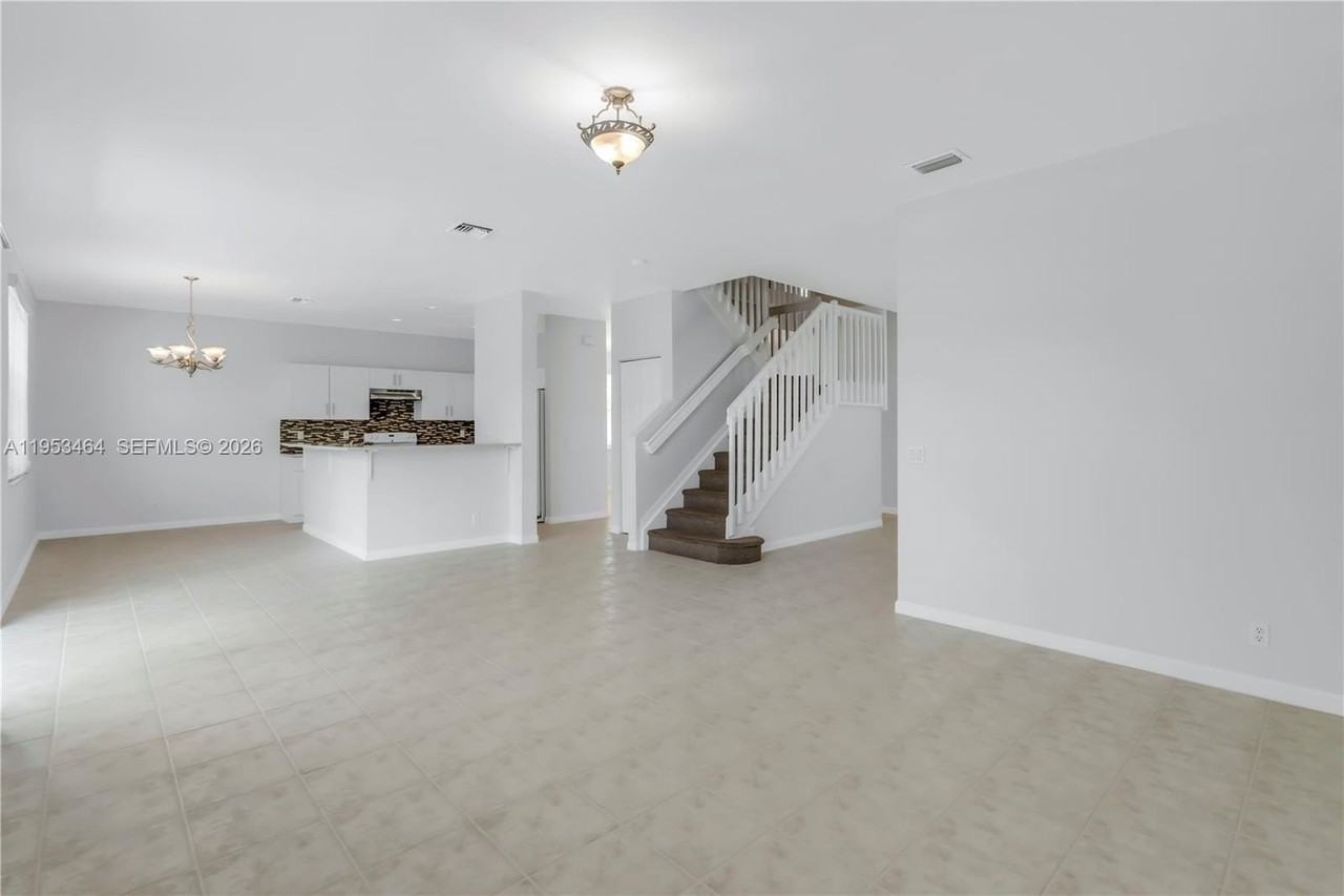 1042 Bluewood Ter #1042 - Photo 5 of 45