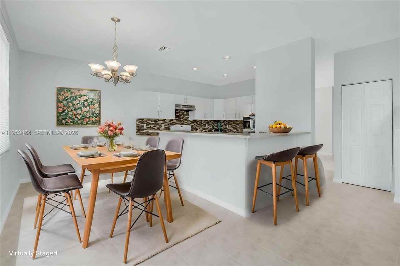 1042 Bluewood Ter #1042 - Photo 6 of 45