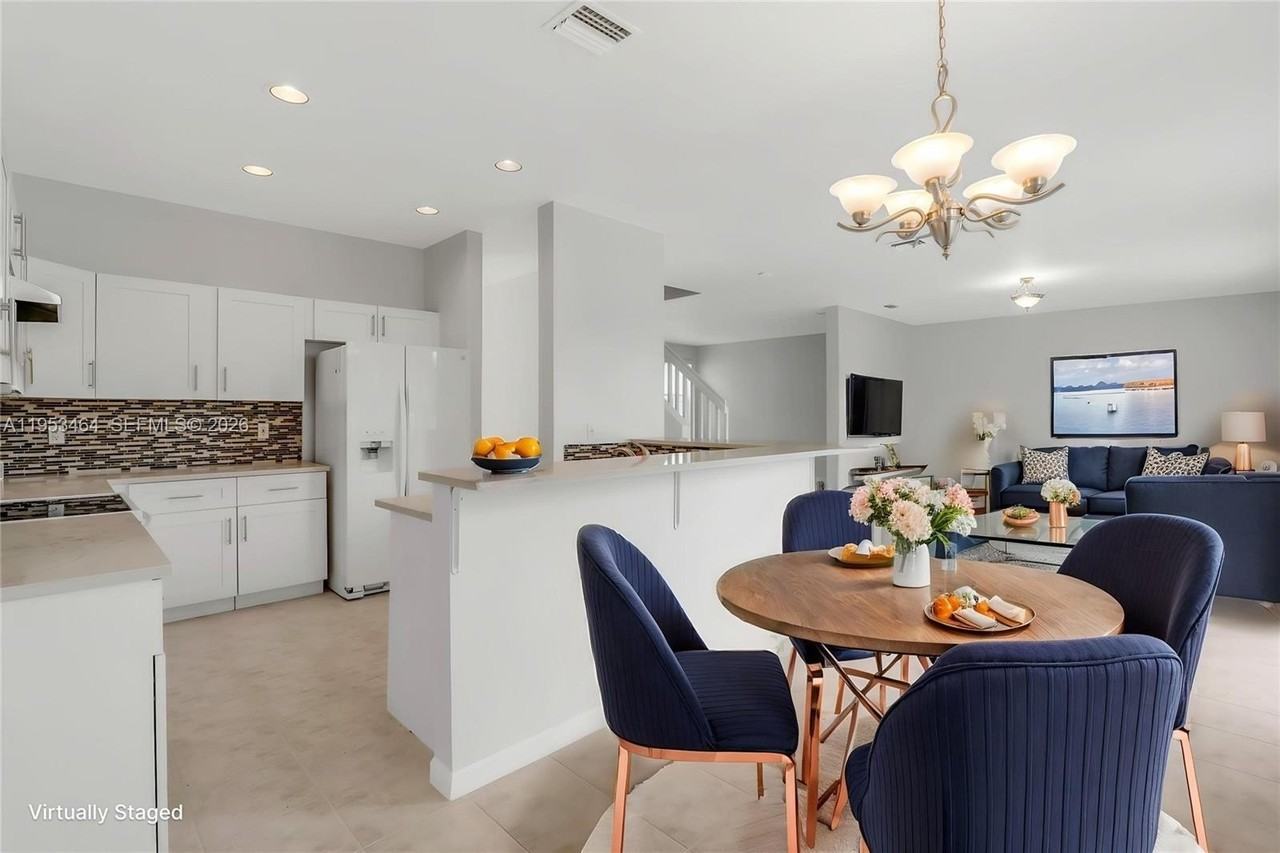 1042 Bluewood Ter #1042 - Photo 7 of 45