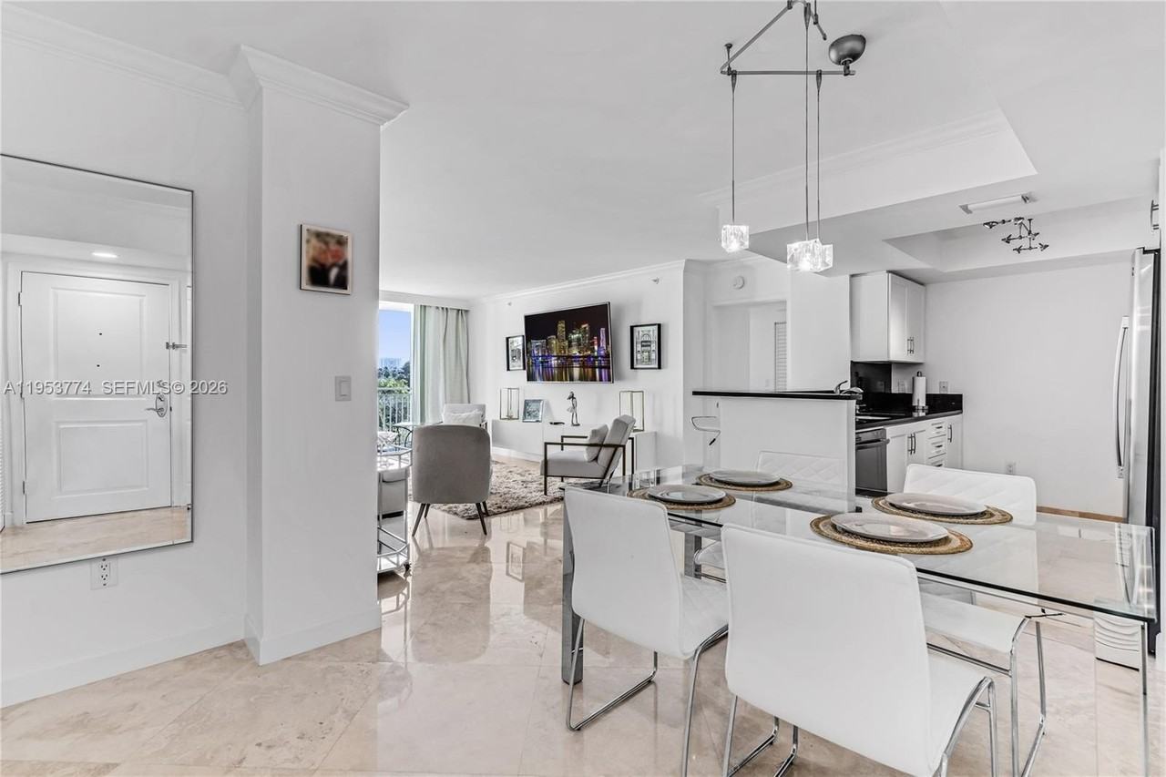 99 Se Mizner Blvd #409 - Photo 5 of 26