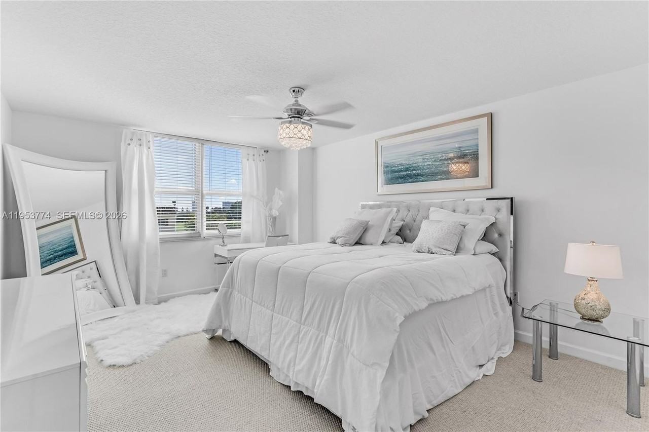 99 Se Mizner Blvd #409 - Photo 7 of 26