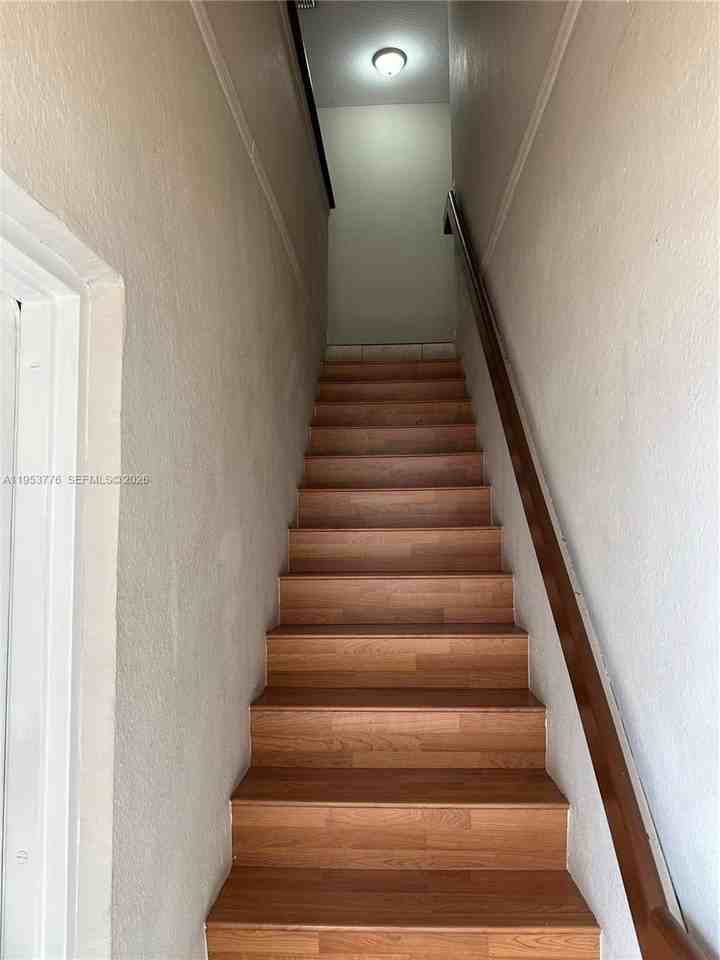 7549 Nw 175th St #7549 - Photo 5 of 32