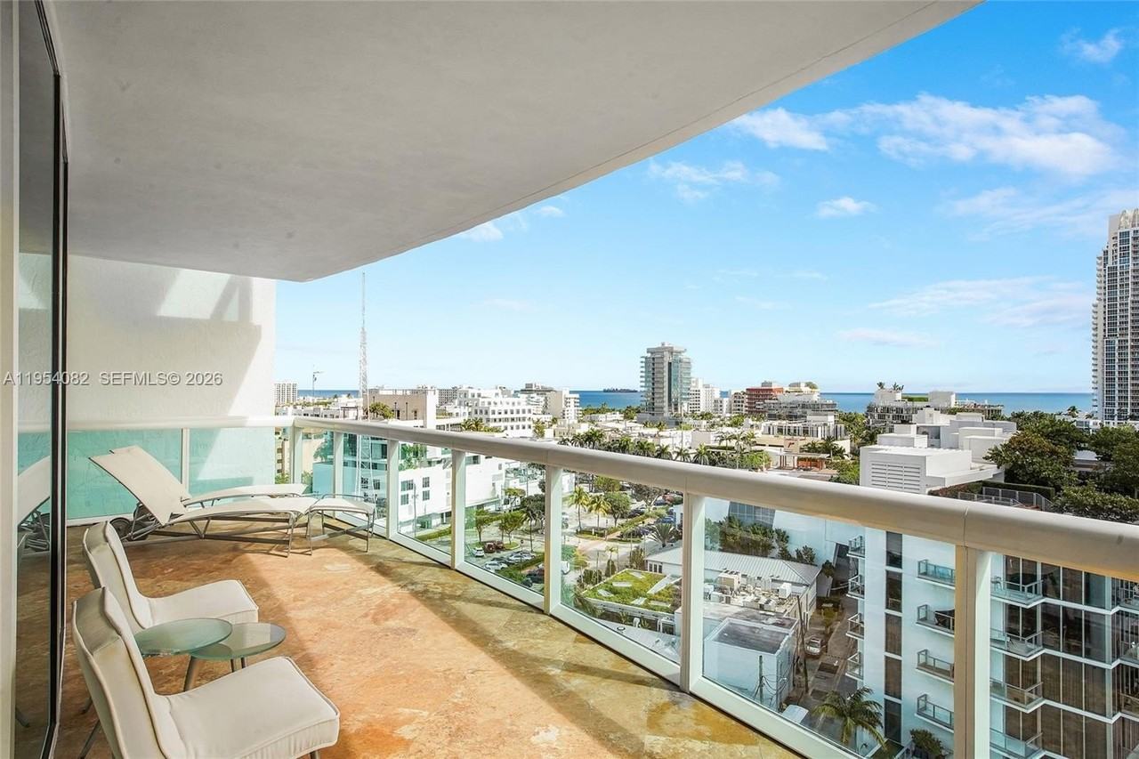 1000 S Pointe Dr #1007 - Photo 4 of 21