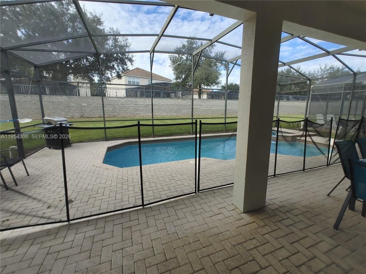 7751 Basnett Cir - Photo 4 of 50