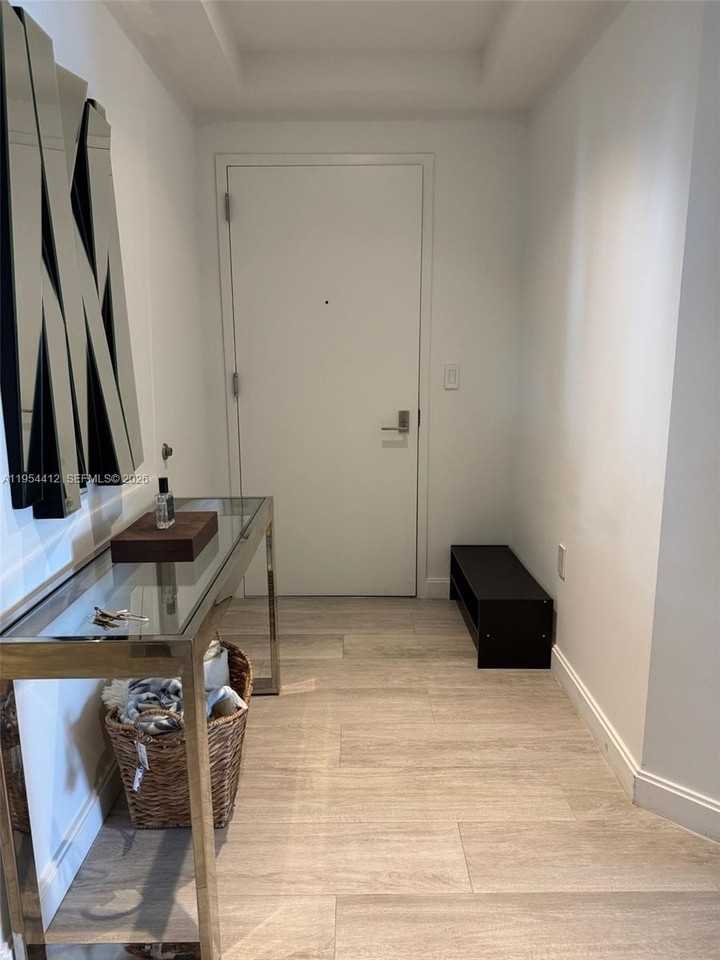 45 Sw 9th St #3910 - Photo 2 of 27