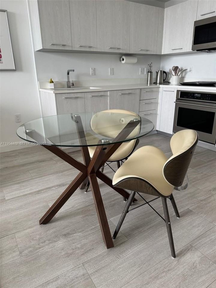 45 Sw 9th St #3910 - Photo 5 of 27