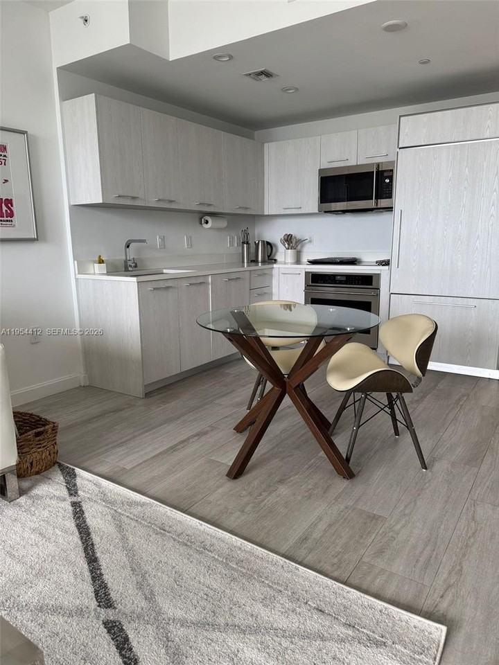 45 Sw 9th St #3910 - Photo 6 of 27