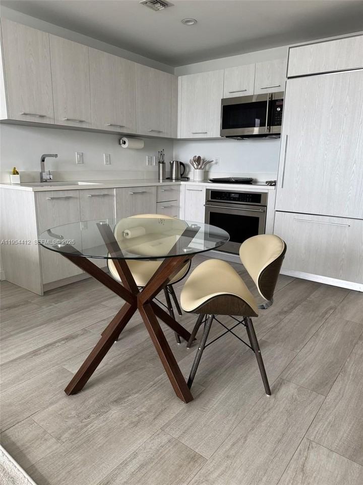 45 Sw 9th St #3910 - Photo 7 of 27