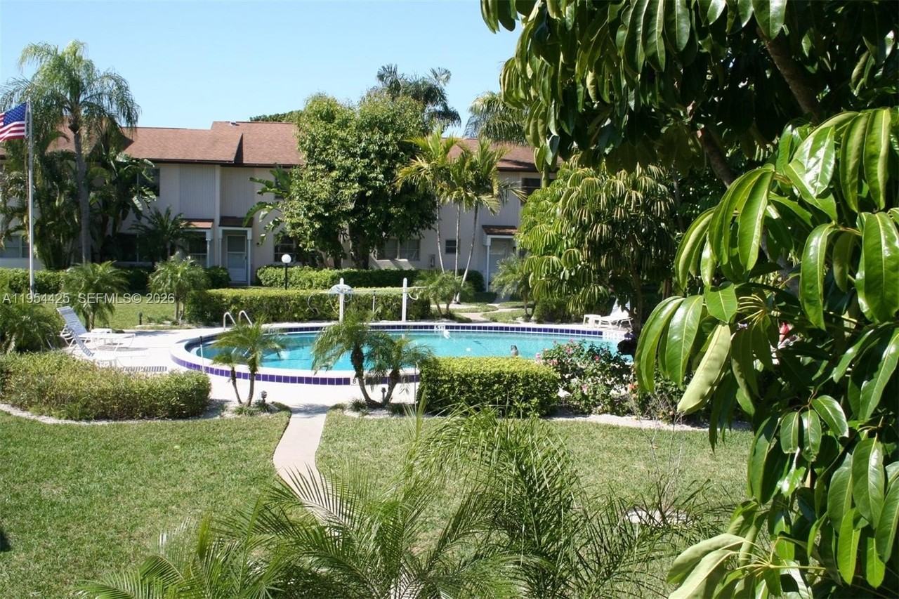 180 Cypress Way E #E230