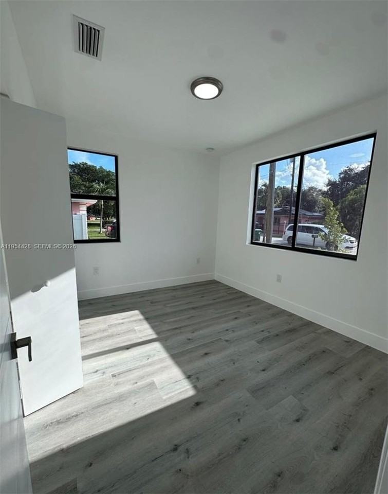 16002 Nw 38th Pl #0 - Photo 6 of 13