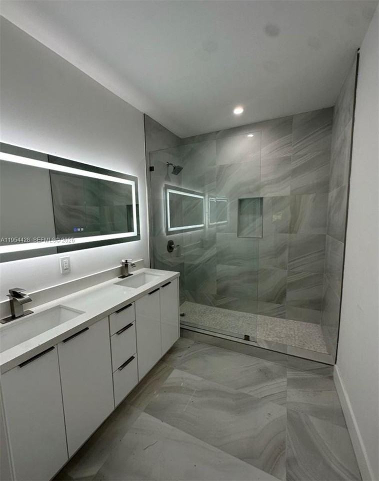 16002 Nw 38th Pl #0 - Photo 7 of 13