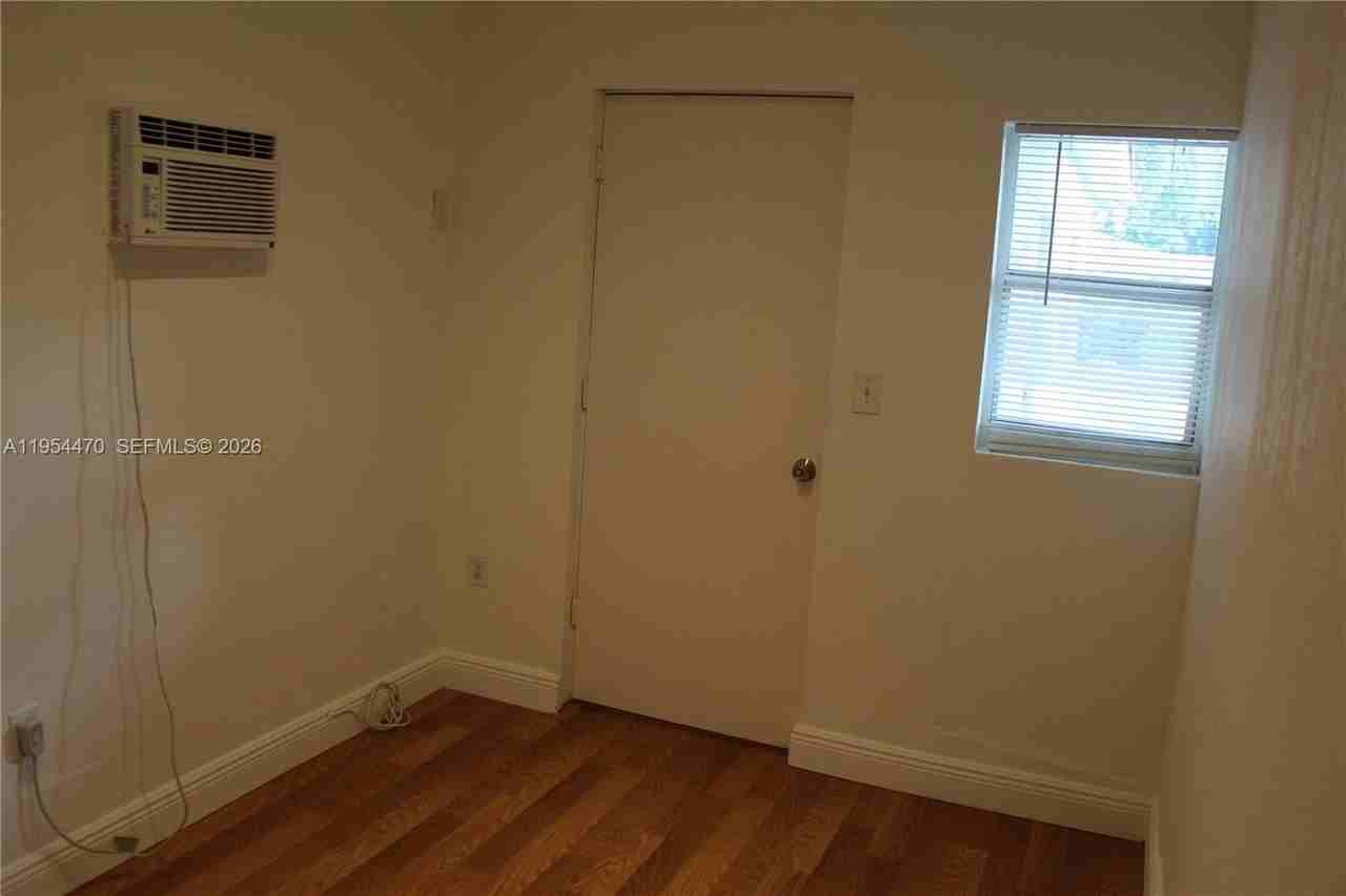 225 Nw 59th St #227 - Photo 7 of 10