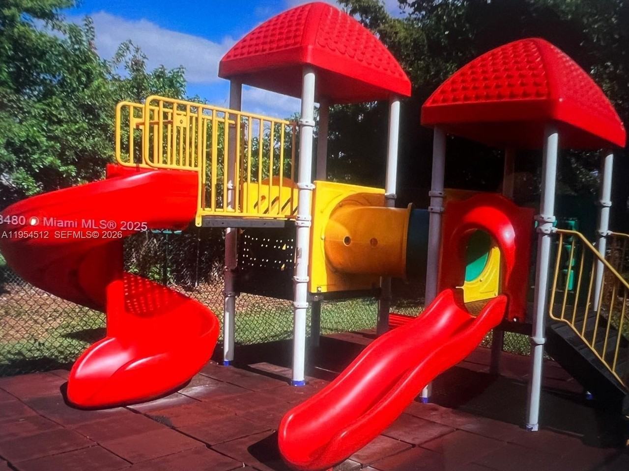 556 Nw 114th Ave #204 - Photo 3 of 12