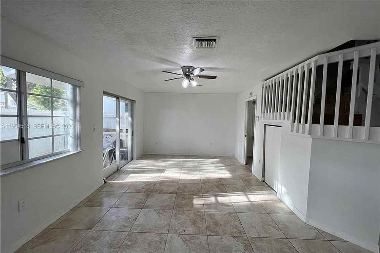 13990 Sw 260th St #13990 - Photo 7 of 33