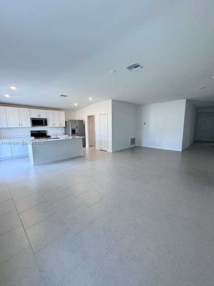 17245 Cantu Ct #17245 - Photo 2 of 23