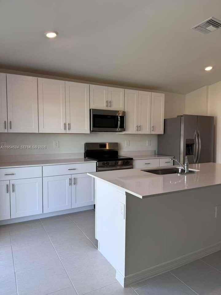 17245 Cantu Ct #17245 - Photo 4 of 23