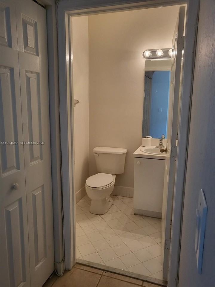 4125 Ne 24th Dr #4125 - Photo 2 of 12