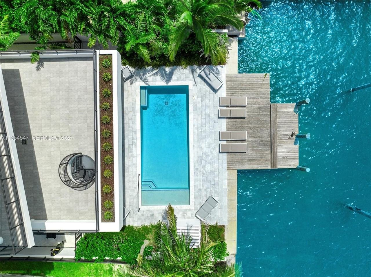 1930 Bay Dr Second Level Un #1 - Photo 3 of 27