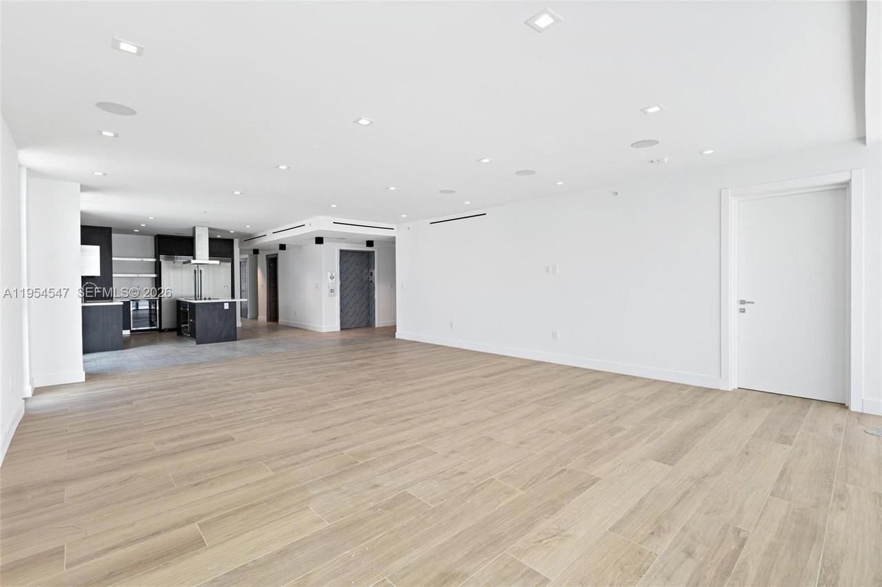 1930 Bay Dr Second Level Un #1 - Photo 6 of 27