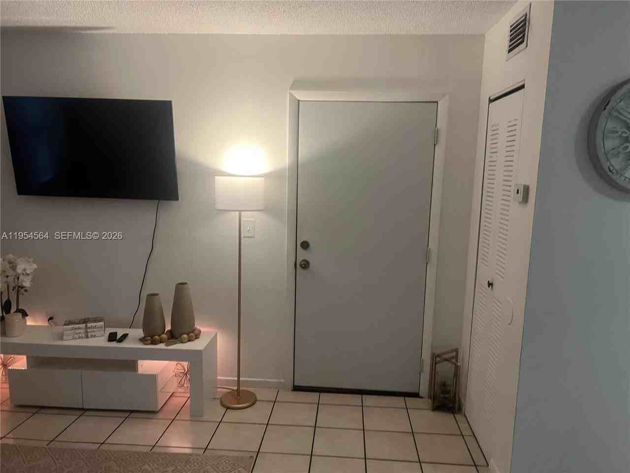 526 Nw 114th Ave #103 - Photo 3 of 50