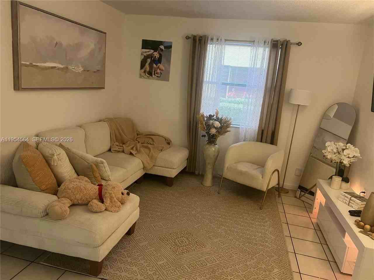 526 Nw 114th Ave #103 - Photo 6 of 50