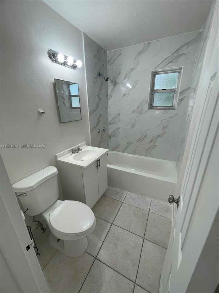 15901 W Bunche Park Dr #15901 - Photo 6 of 16