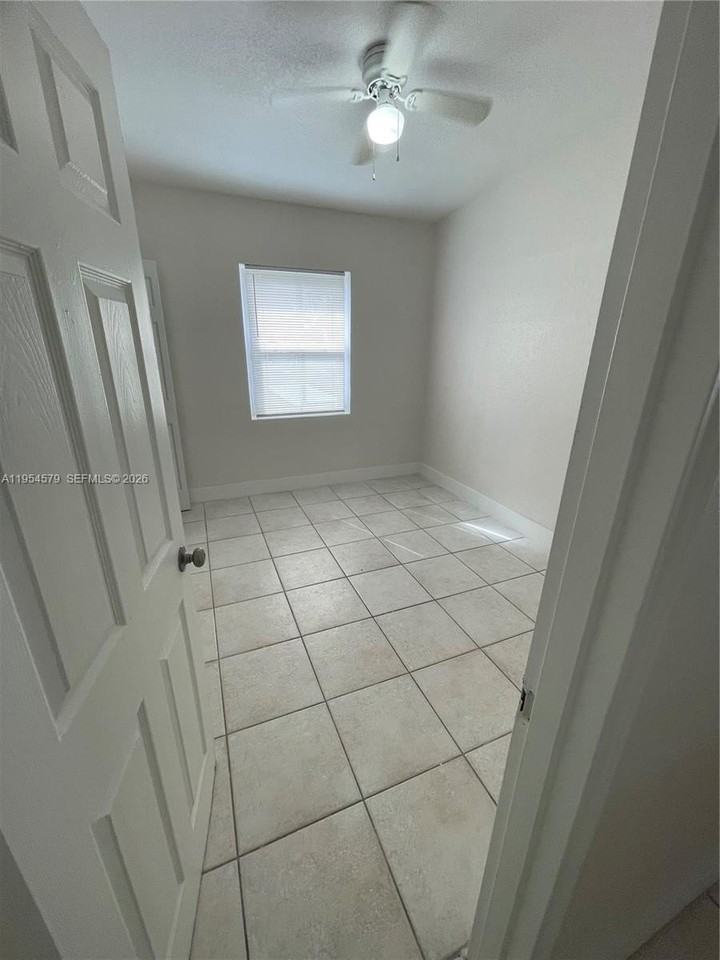 15901 W Bunche Park Dr #15901 - Photo 7 of 16