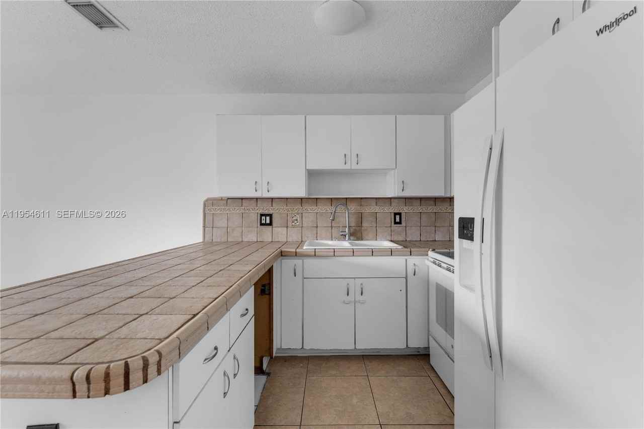 6350 Sw 139th Ave #6350 - Photo 7 of 37