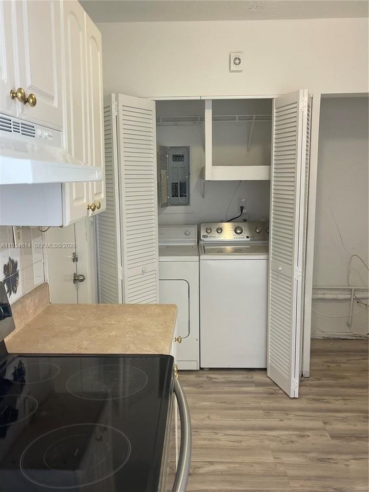 1531 N 69th Ter #0 - Photo 4 of 6