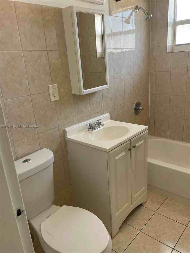 1531 N 69th Ter #0 - Photo 6 of 6