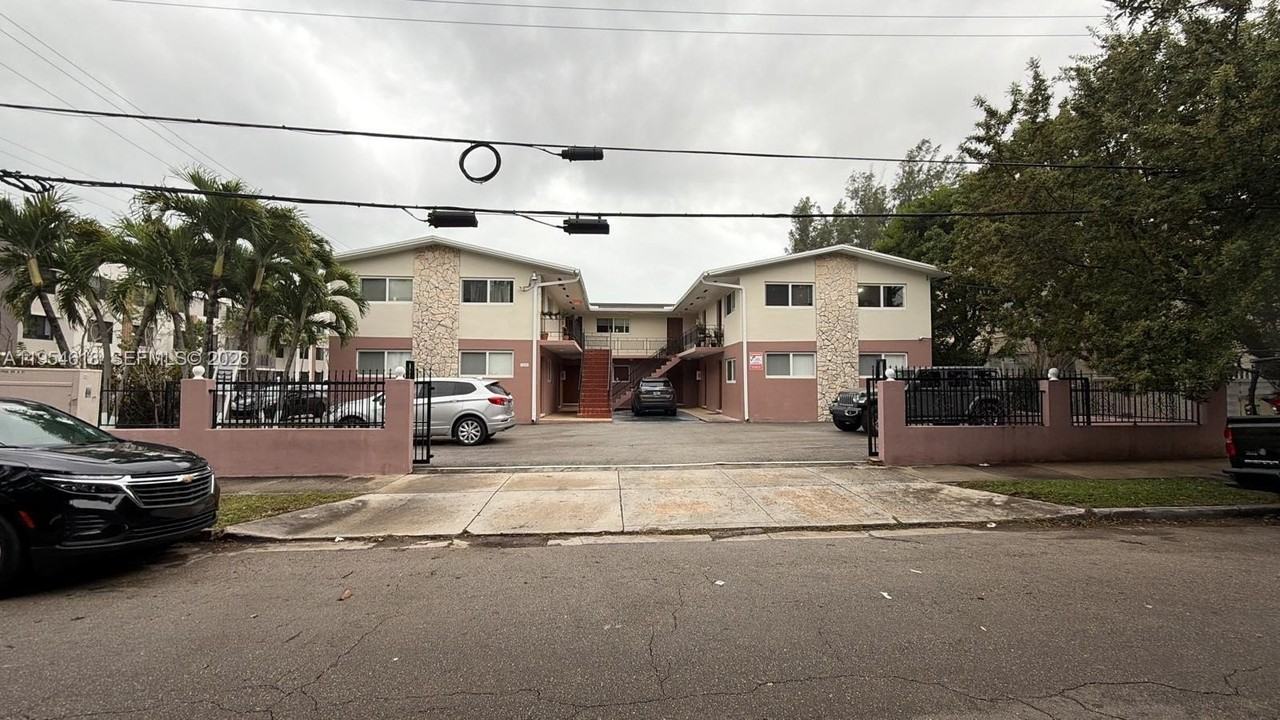 1608 Sw 4th St #9 - Photo 7 of 7