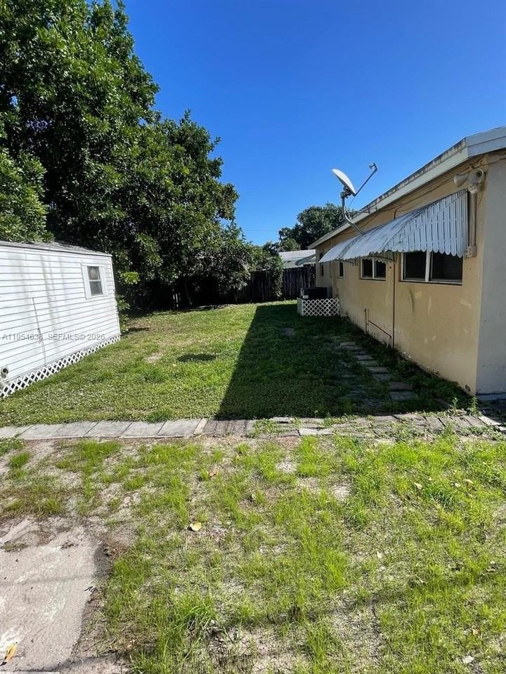 7101 Park St #0 - Photo 2 of 6