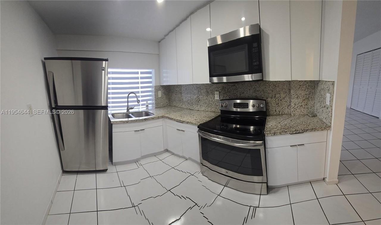 9431 Sw 4th St #201 - Photo 3 of 21