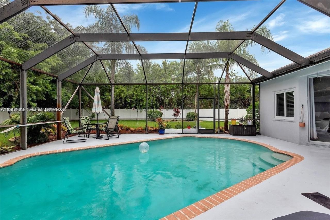 1800 Water Ridge Dr - Photo 3 of 50