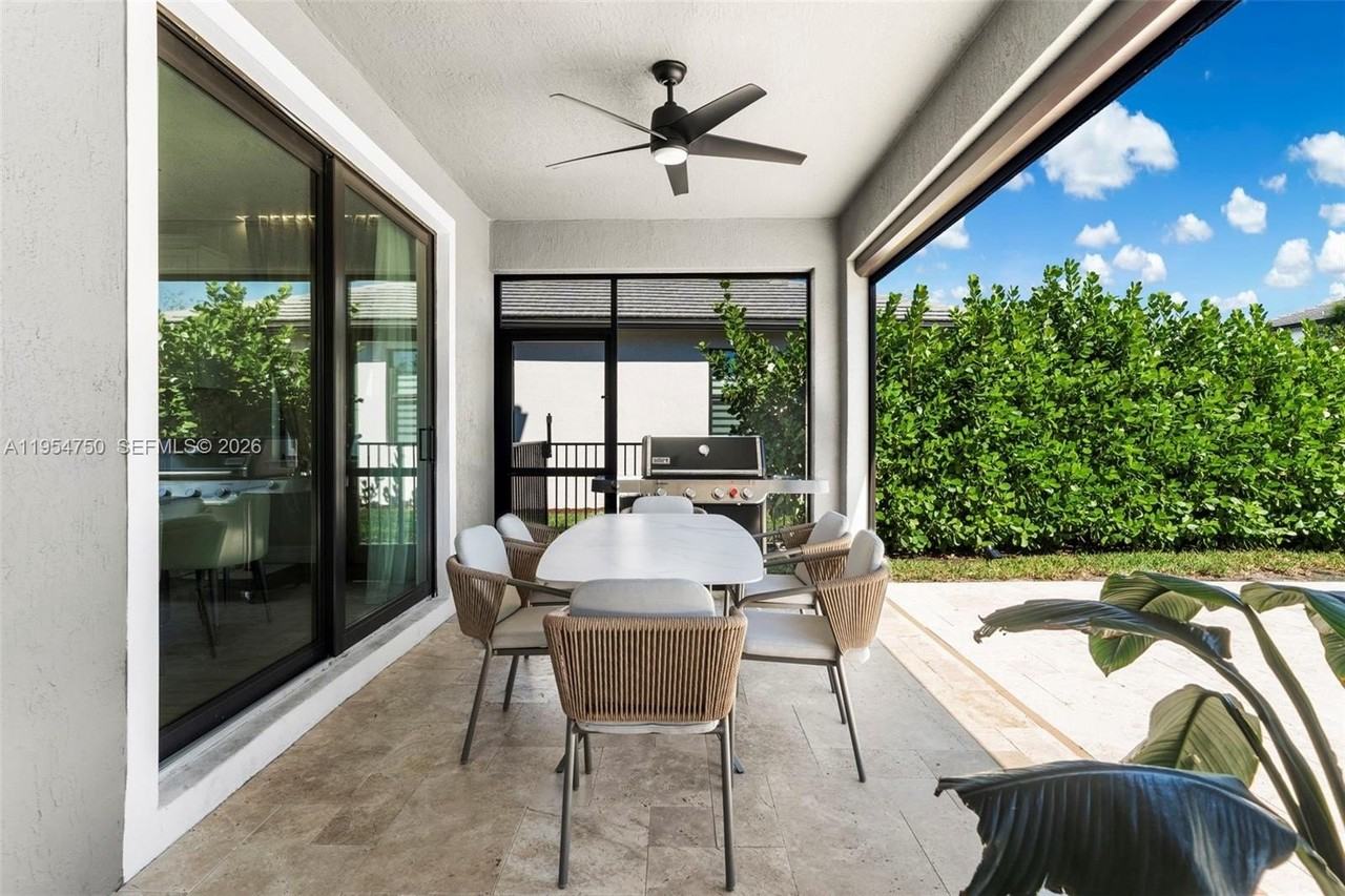 4642 Pinehurst Trl W - Photo 2 of 39