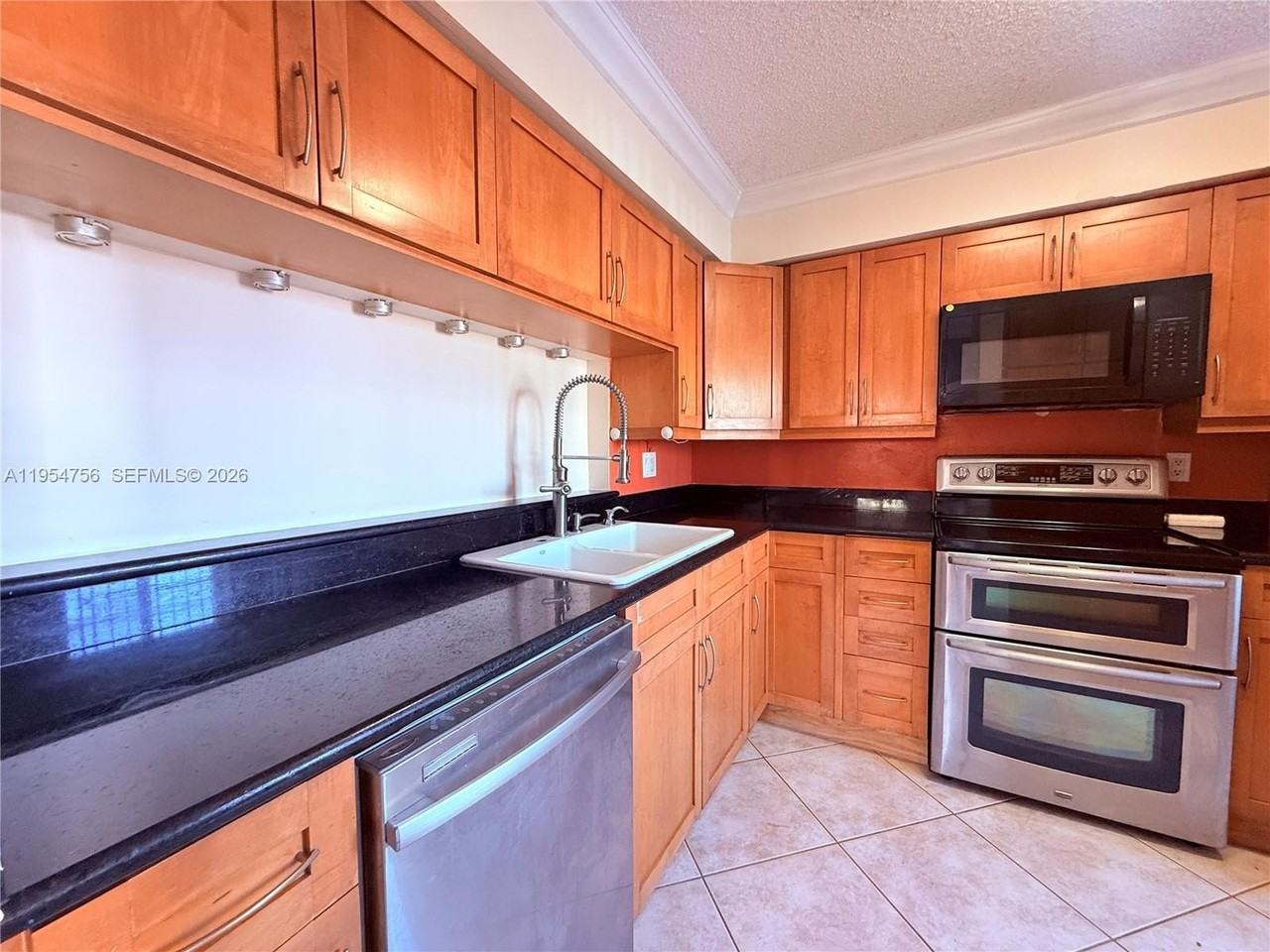 14832 Sw 91st Ter #14832 - Photo 4 of 39