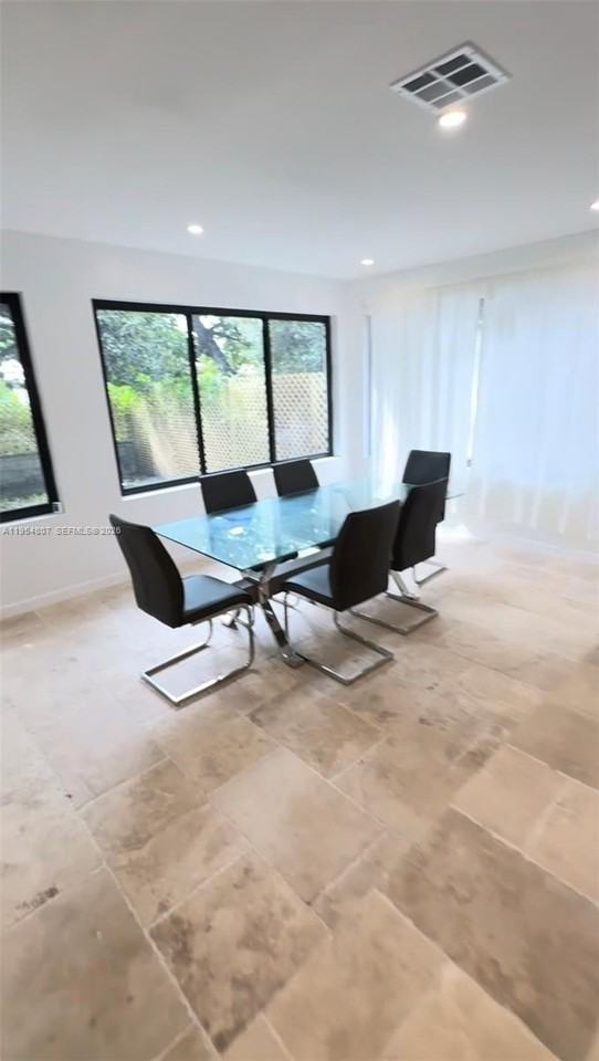 820 Nw 50th St #820 - Photo 4 of 11