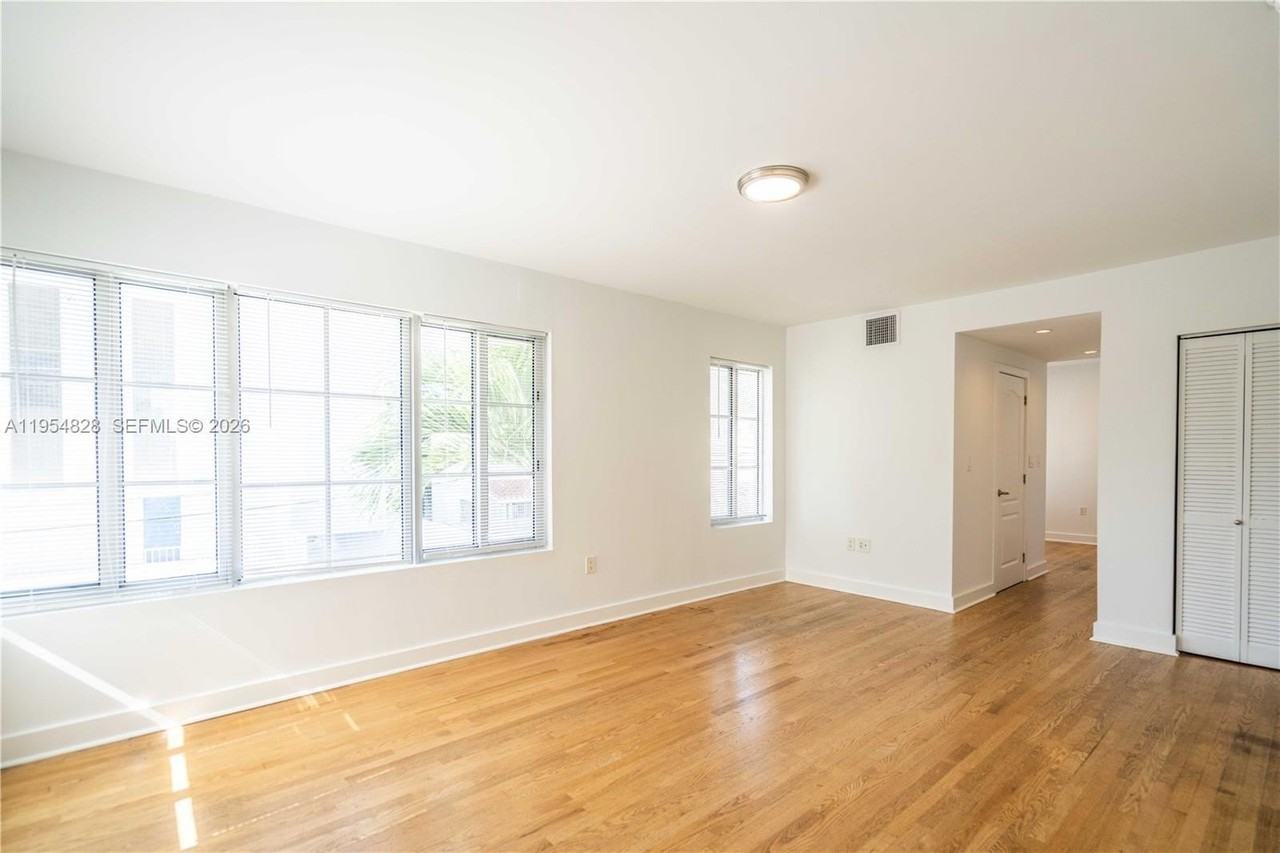 2425 Flamingo Pl #12 - Photo 2 of 20