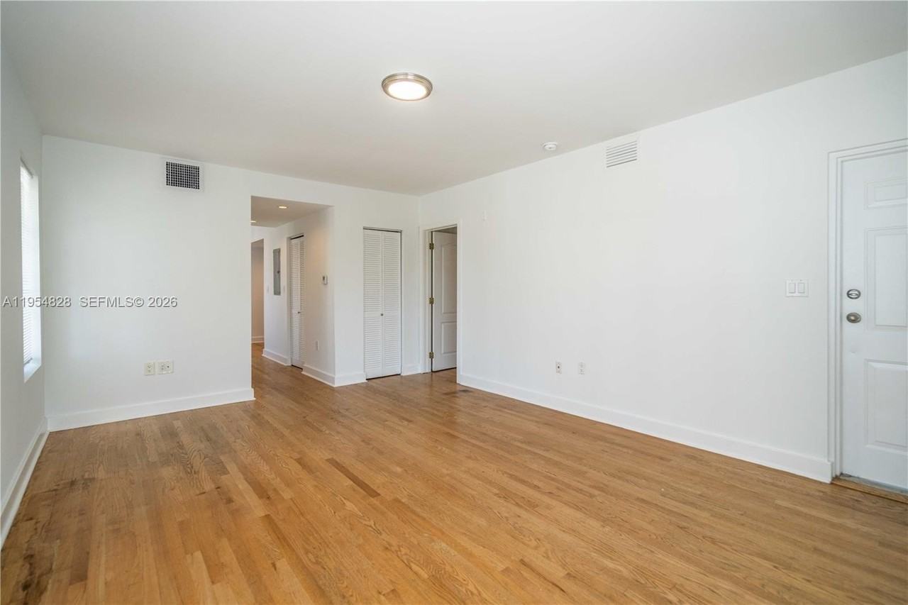 2425 Flamingo Pl #12 - Photo 4 of 20