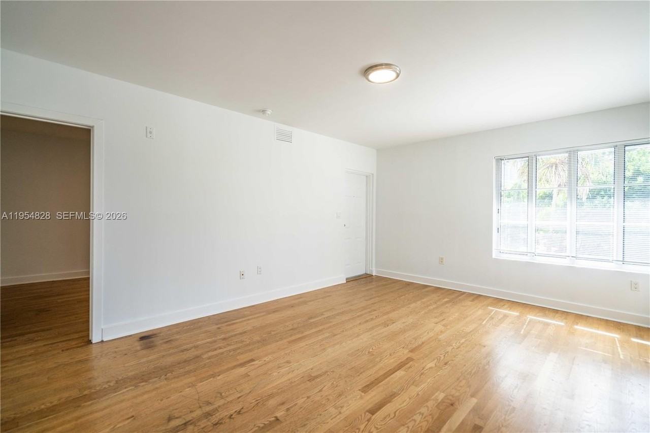 2425 Flamingo Pl #12 - Photo 5 of 20