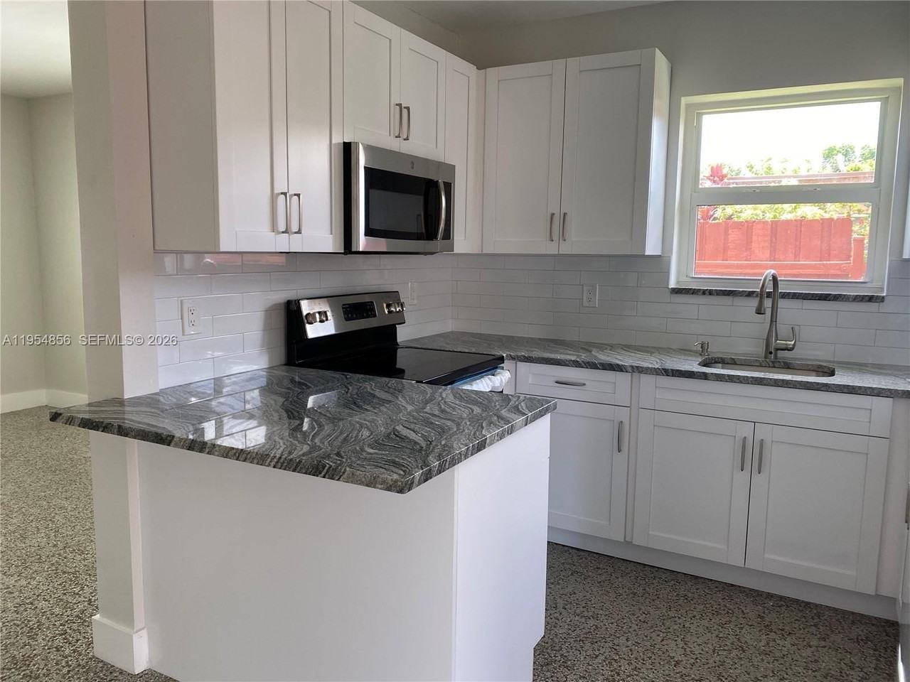 9435 Sw 39th St #9435 - Photo 3 of 8