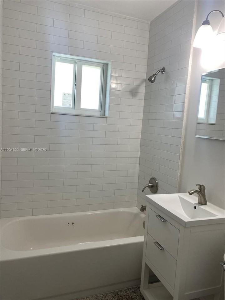 9435 Sw 39th St #9435 - Photo 7 of 8