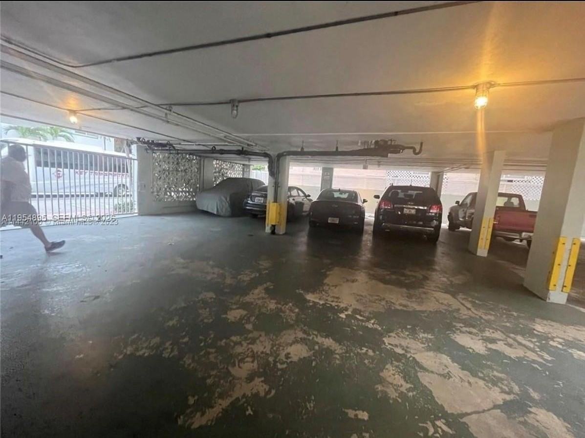 949 Pennsylvania Ave #302 - Photo 5 of 27