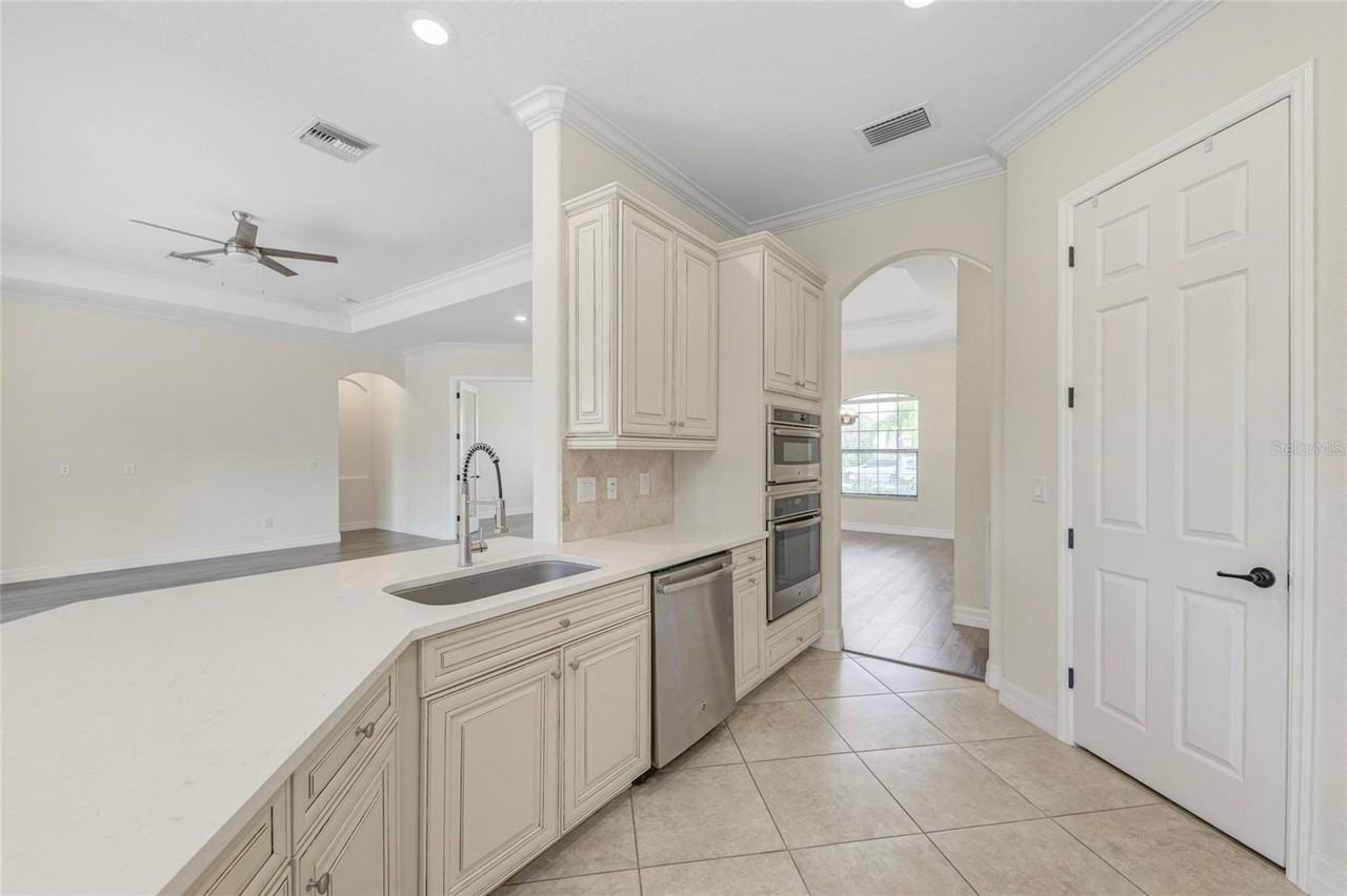 13819 Swiftwater Way - Photo 7 of 21