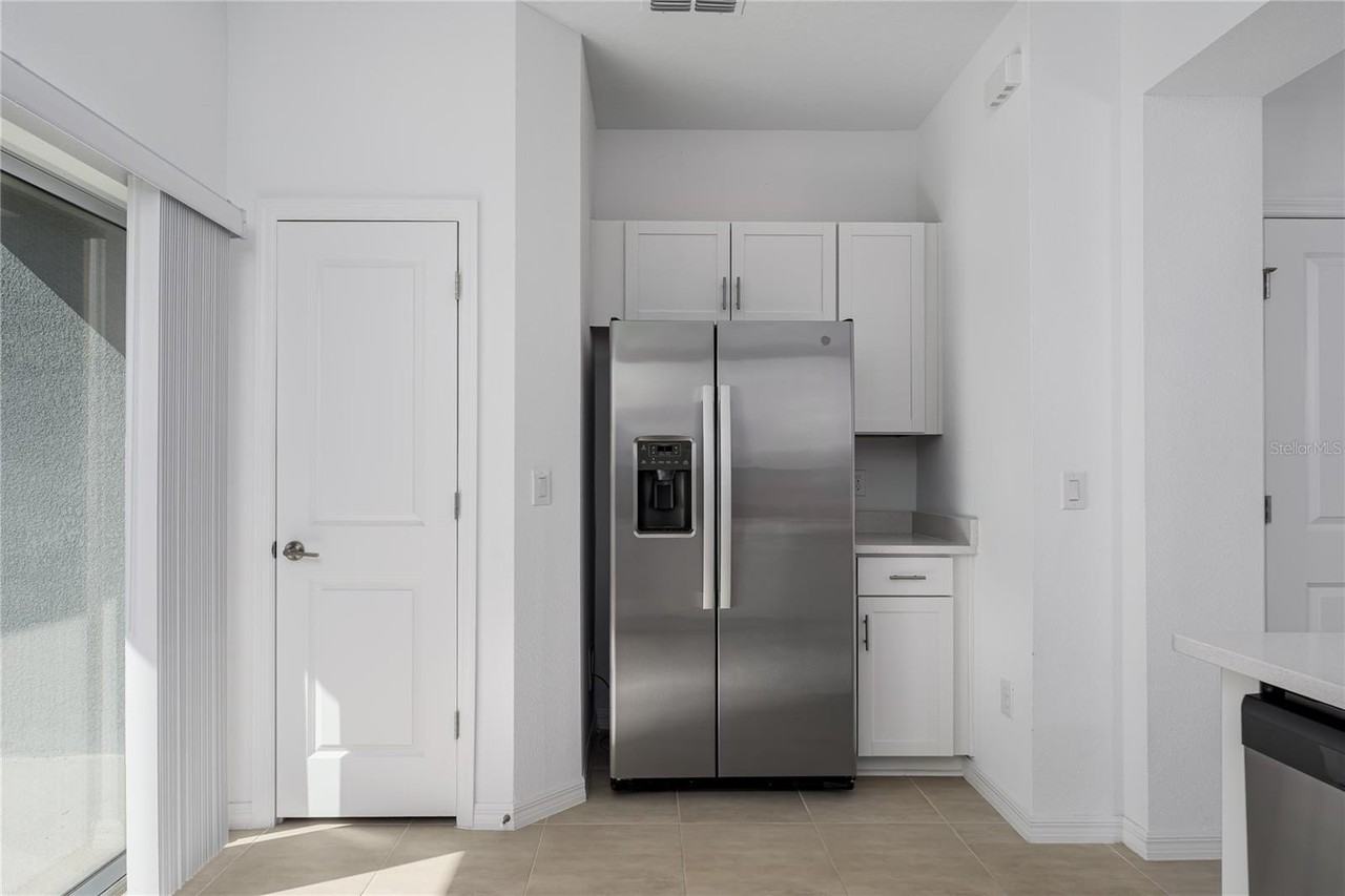 6167 Whetstone Ct - Photo 6 of 31