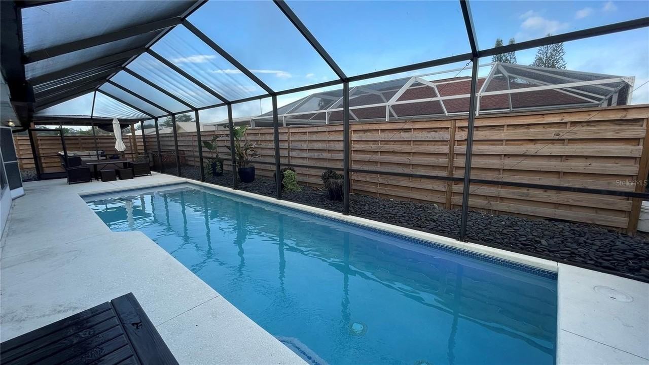 6004 12th Ave W - Photo 2 of 33